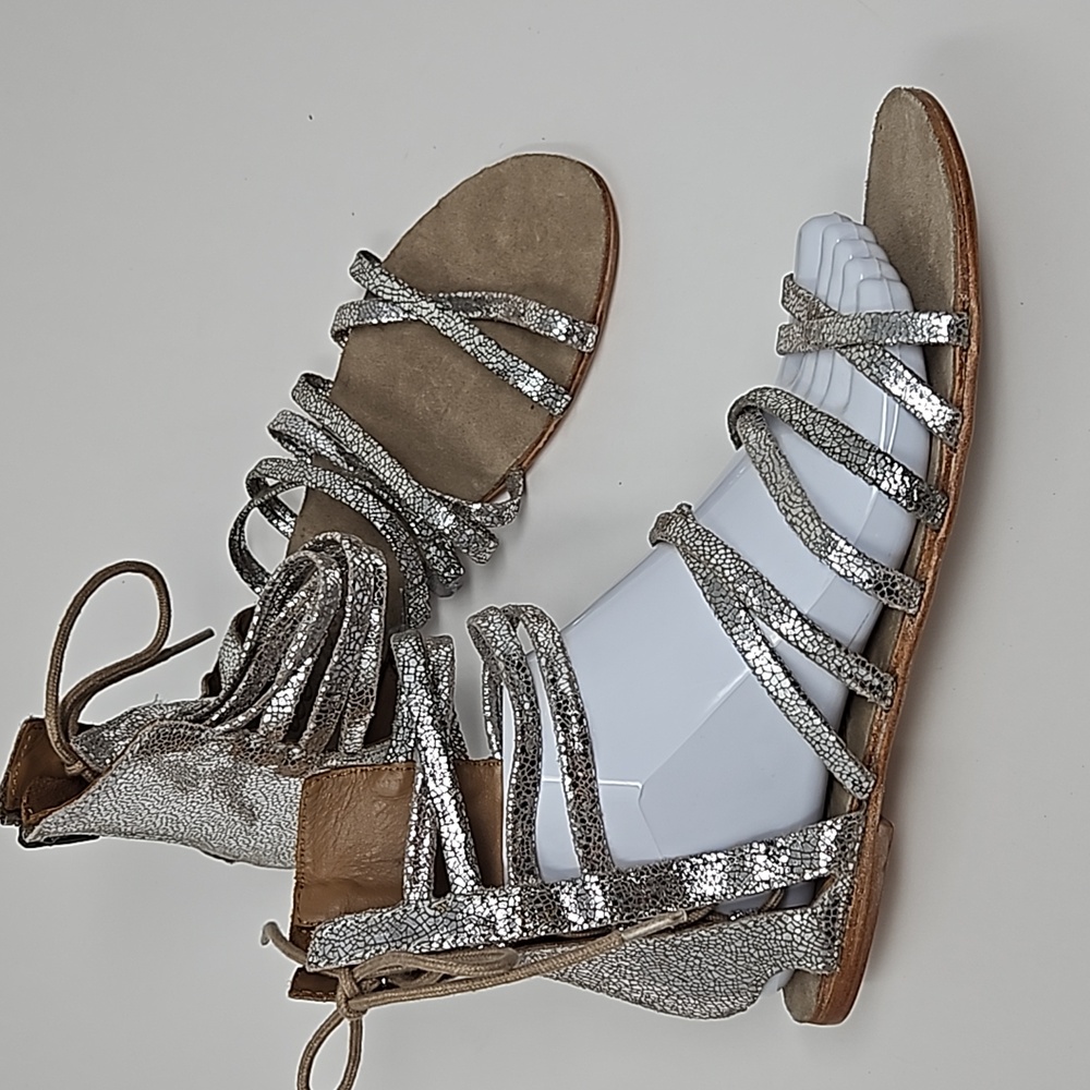 Free People Silver Metallic Strappy Zipper Laceup Gladiator Sandals Size 38